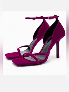Zara HEELED VELVET SANDALS